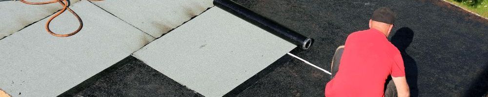 Nieuw bitumen leggen op bijgebouw Nieuw bitumen leggen op bijgebouw in Schagen