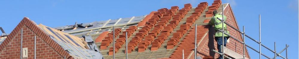 Nieuwe dakpannen plaatse in Schagen